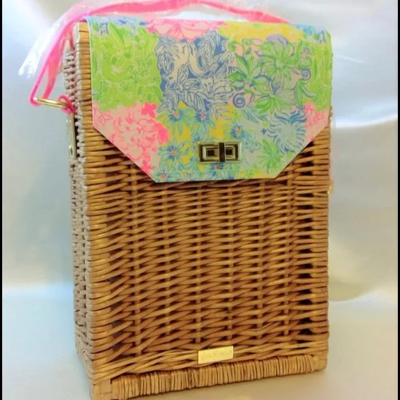 Sold elsewhere! Lilly Pulitzer Wicker Wine Tote NWT with printed fabric - Picture 2 of 4